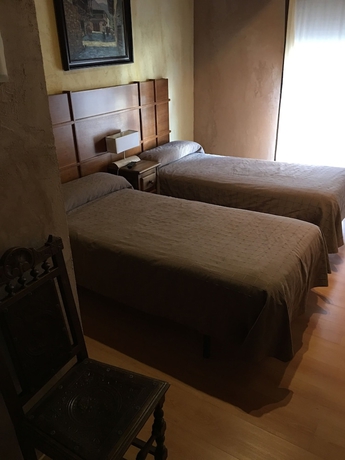 Imagen de la habitación del Hostal La Bastide Du Chemin. Foto 6