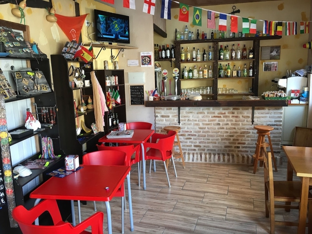 Imagen del bar/restaurante del Hostal La Bastide Du Chemin. Foto 2