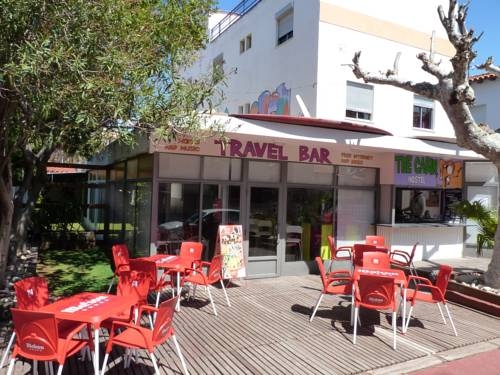 Imagen de los exteriores del Hostal La Cabaña, Salou. Foto 12