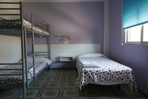 Imagen de la habitación del Hostal La Cabaña, Salou. Foto 7