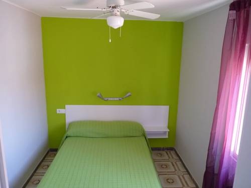 Imagen de la habitación del Hostal La Cabaña, Salou. Foto 10