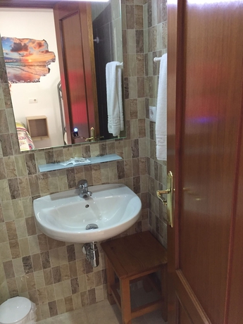 Imagen de la habitación del Hostal La Campa. Foto 15