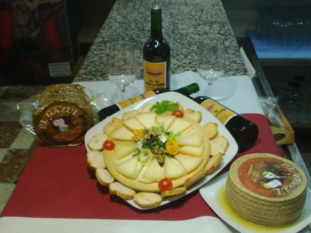 Imagen del bar/restaurante del Hostal La Campa. Foto 3