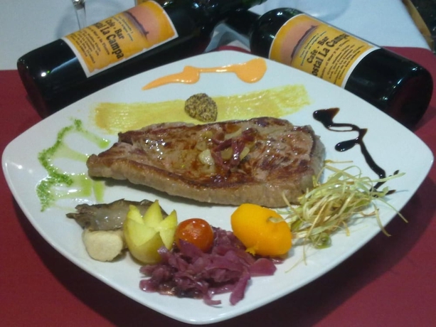 Imagen del bar/restaurante del Hostal La Campa. Foto 5