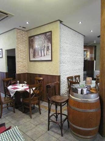 Imagen de la habitación del Hostal La Campana, Toledo. Foto 3