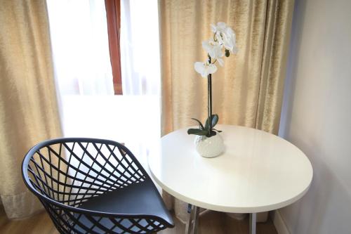 Imagen de la habitación del Hostal La Carrasca. Foto 13