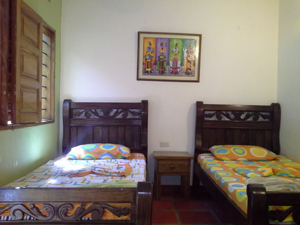 Imagen de los exteriores del Hostal La Casa De Felipe. Foto 8