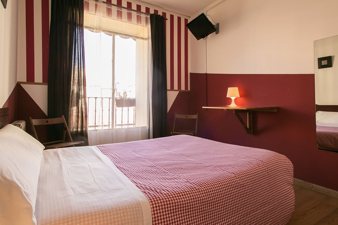 Imagen de la habitación del Hostal La Casa De La Plaza. Foto 8