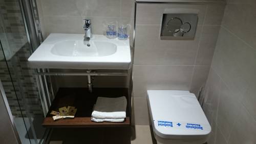 Imagen de la habitación del Hostal La Colonia. Foto 12