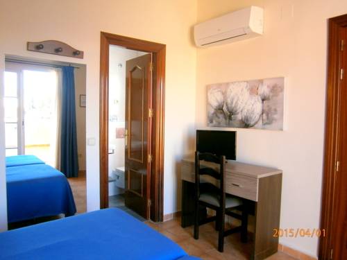 Imagen de la habitación del Hostal La Colonia. Foto 15