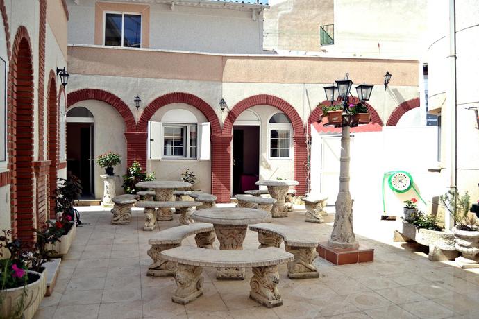 Imagen general del Hostal La Corte, Carri&oacute;n de los Condes. Foto 15