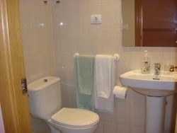 Imagen de la habitación del Hostal La Corte, Castell&oacute;n de la Plana. Foto 4