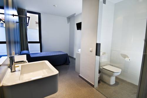 Imagen de la habitación del Hostal La Creu. Foto 10