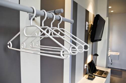 Imagen de la habitación del Hostal La Creu. Foto 13