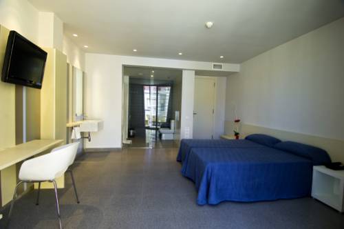 Imagen de la habitación del Hostal La Creu. Foto 15