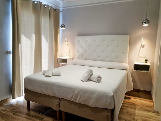 Imagen de la habitación del Hostal La Ermita, Nerja. Foto 7