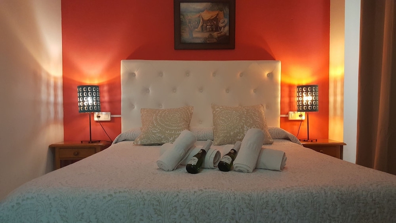 Imagen de la habitación del Hostal La Ermita, Nerja. Foto 13