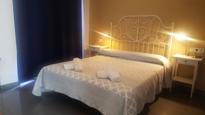 Imagen de la habitación del Hostal La Ermita, Nerja. Foto 17