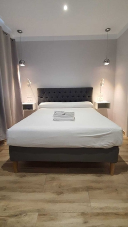 Imagen de la habitación del Hostal La Ermita, Nerja. Foto 18