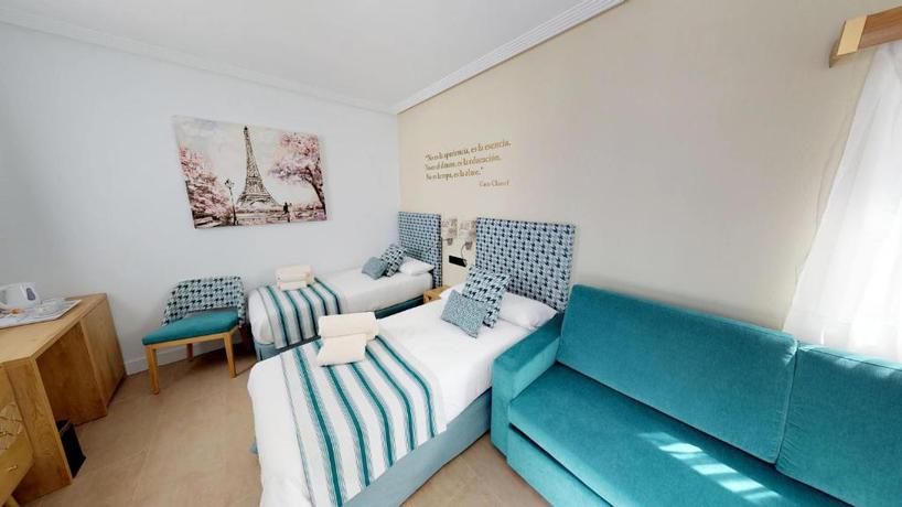 Imagen de la habitación del Hostal La Espa&ntilde;ola, Rota. Foto 10