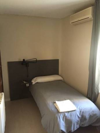 Imagen de la habitación del Hostal La Estación, Tarancón. Foto 3