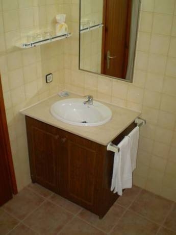 Imagen de la habitación del Hostal La Estacion, Puigcerdá. Foto 3