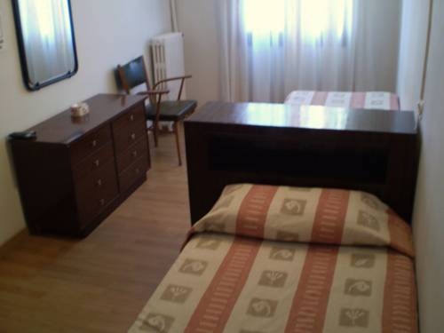 Imagen de la habitación del Hostal La Estacion, Puigcerdá. Foto 4