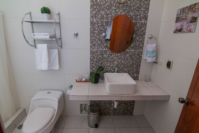 Imagen de la habitación del Hostal La Floresta Tarapoto. Foto 13