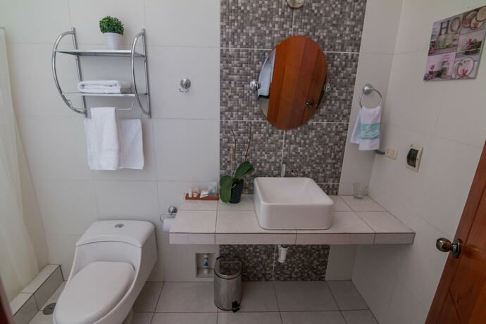 Imagen de la habitación del Hostal La Floresta Tarapoto. Foto 15