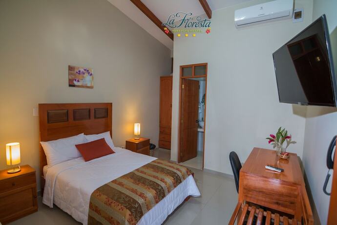 Imagen de la habitación del Hostal La Floresta Tarapoto. Foto 22