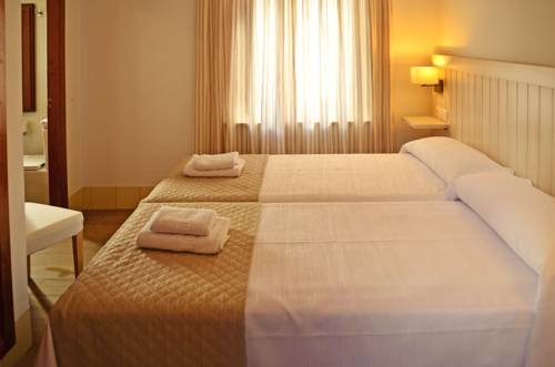 Imagen de la habitación del Hostal La Fonda, Conil de la Frontera. Foto 4