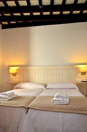 Imagen de la habitación del Hostal La Fonda, Conil de la Frontera. Foto 6