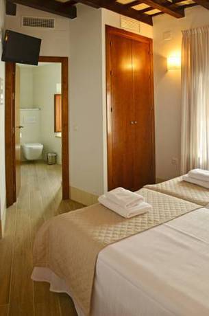 Imagen de la habitación del Hostal La Fonda, Conil de la Frontera. Foto 13