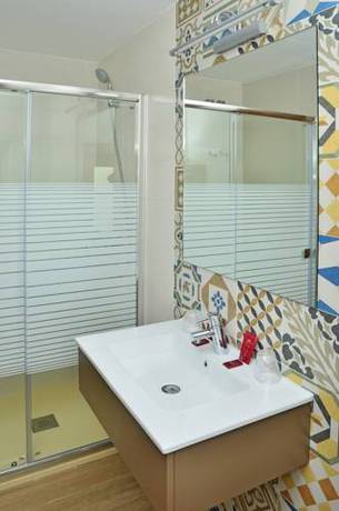 Imagen de la habitación del Hostal La Fonda, Conil de la Frontera. Foto 15