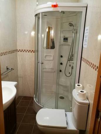 Imagen de la habitación del Hostal La Fonda del Rocío. Foto 7