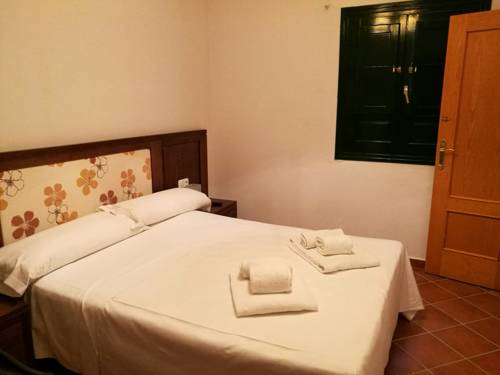 Imagen de la habitación del Hostal La Fonda del Rocío. Foto 13