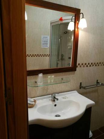 Imagen de la habitación del Hostal La Fonda del Rocío. Foto 16