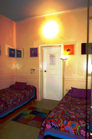 Imagen de la habitación del Hostal La Fontana, Gran V&iacute;a. Foto 5