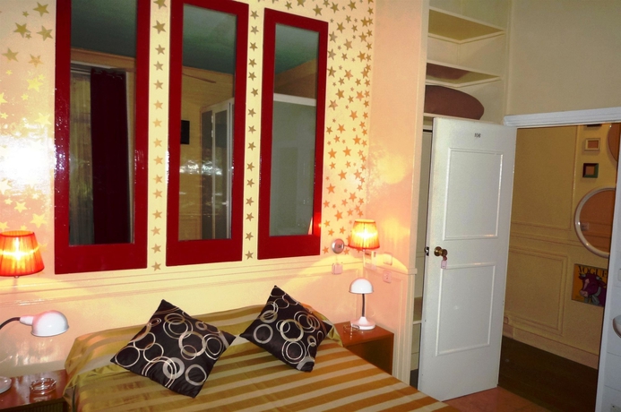 Imagen de la habitación del Hostal La Fontana, Gran V&iacute;a. Foto 8