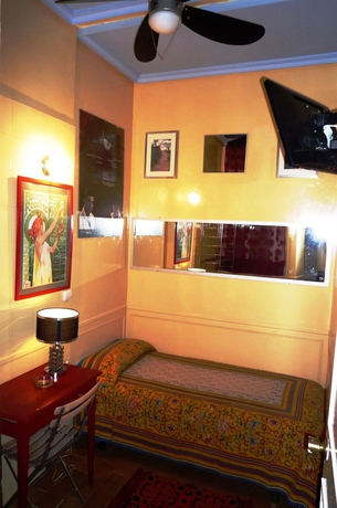 Imagen de la habitación del Hostal La Fontana, Gran V&iacute;a. Foto 10