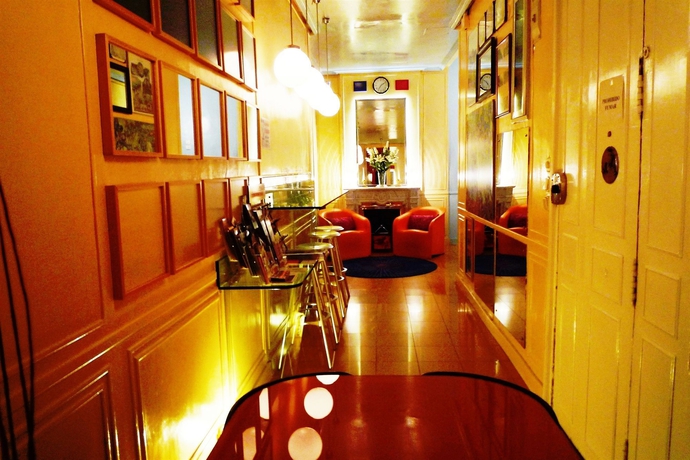 Imagen de los interiores del Hostal La Fontana, Gran V&iacute;a. Foto 16