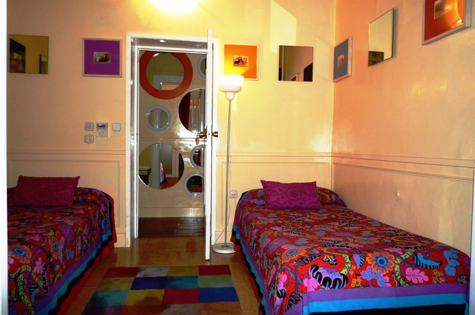 Imagen de la habitación del Hostal La Fontana, Madrid. Foto 9