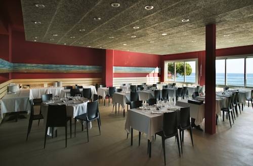 Imagen del bar/restaurante del Hostal La Fosca. Foto 7