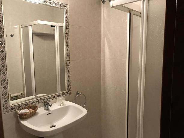 Imagen general del Hostal La Frontera. Foto 15