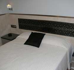 Imagen de la habitación del Hostal La Hispanidad. Foto 3