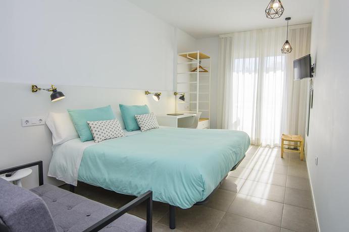 Imagen de la habitación del Hostal La Isla, Carboneras. Foto 8