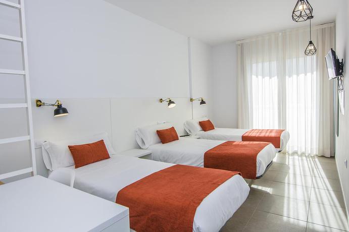 Imagen de la habitación del Hostal La Isla, Carboneras. Foto 9