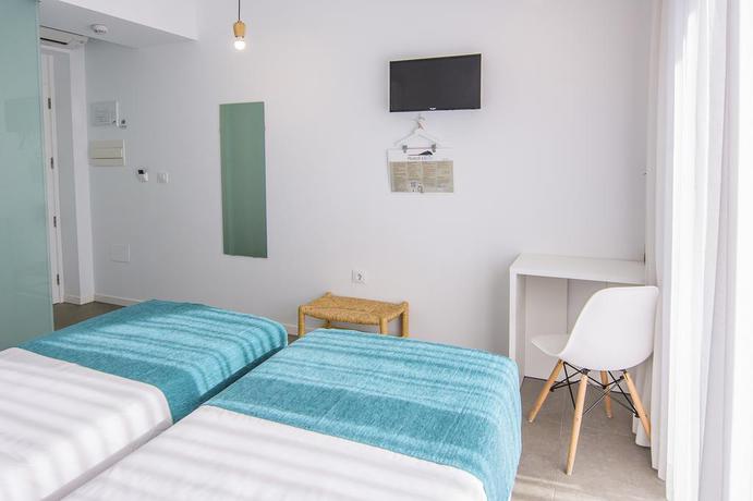 Imagen de la habitación del Hostal La Isla, Carboneras. Foto 11