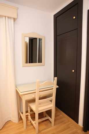 Imagen de la habitación del Hostal La Janda. Foto 8