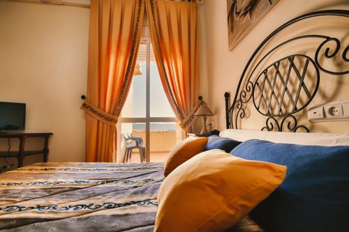 Imagen de la habitación del Hostal La Laguna, Villanueva del Rey. Foto 3